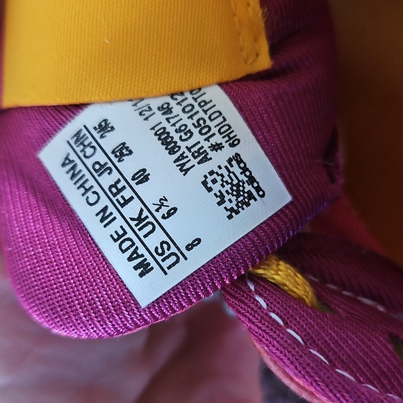 Adidas - Picture 2 of 8